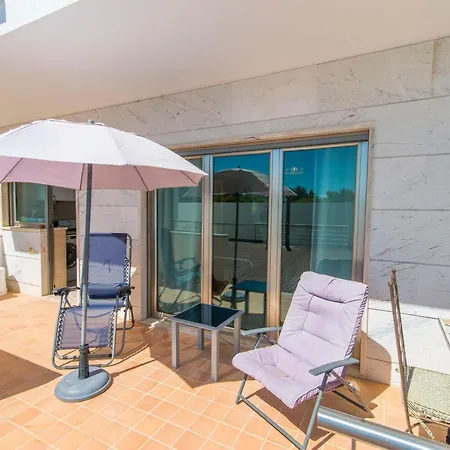 Comfortable And Friendly 2bedroomapt With Pool, Terrace, Bbq, Ac In Santa Luzia *