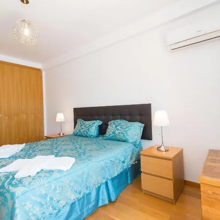 Comfortable And Friendly 2bedroomapt With Pool, Terrace, Bbq, Ac In Santa Luzia 산타 루지아